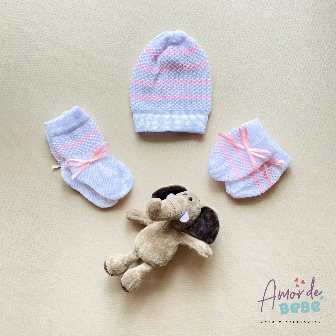 Trío en hilo gorro medias y manoplas