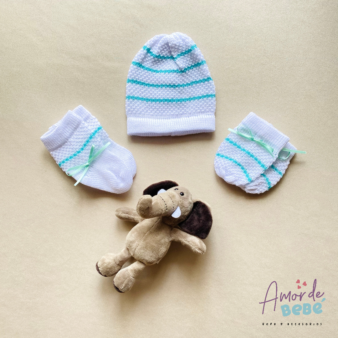 Trío en hilo gorro medias y manoplas