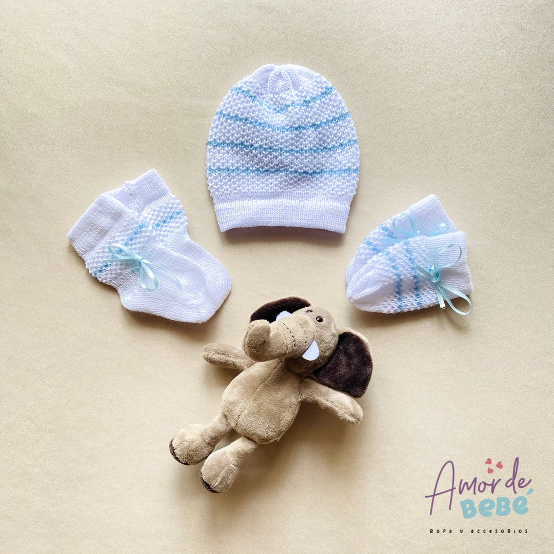 Trío en hilo gorro medias y manoplas