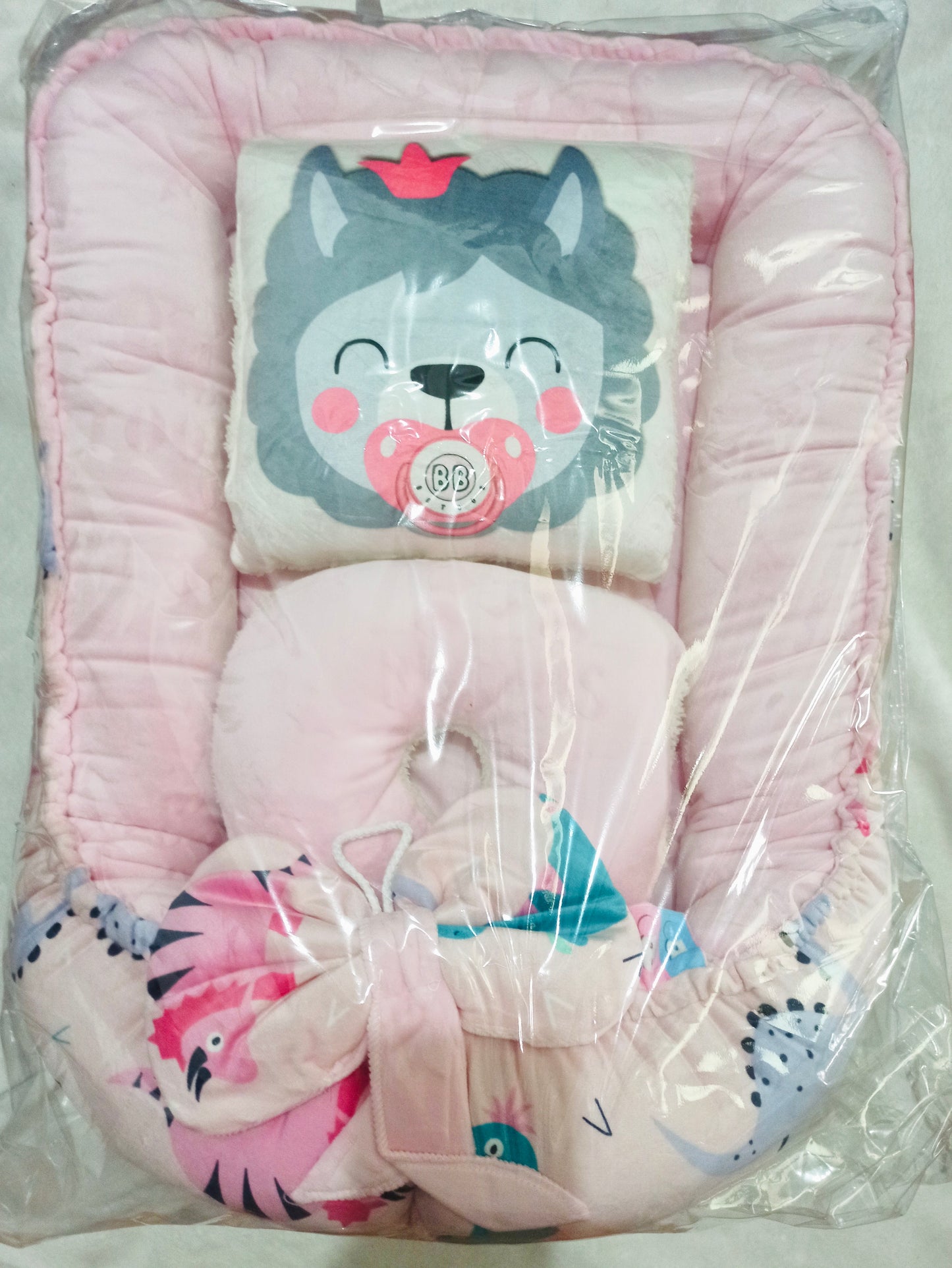 Nido con 2 almohadas