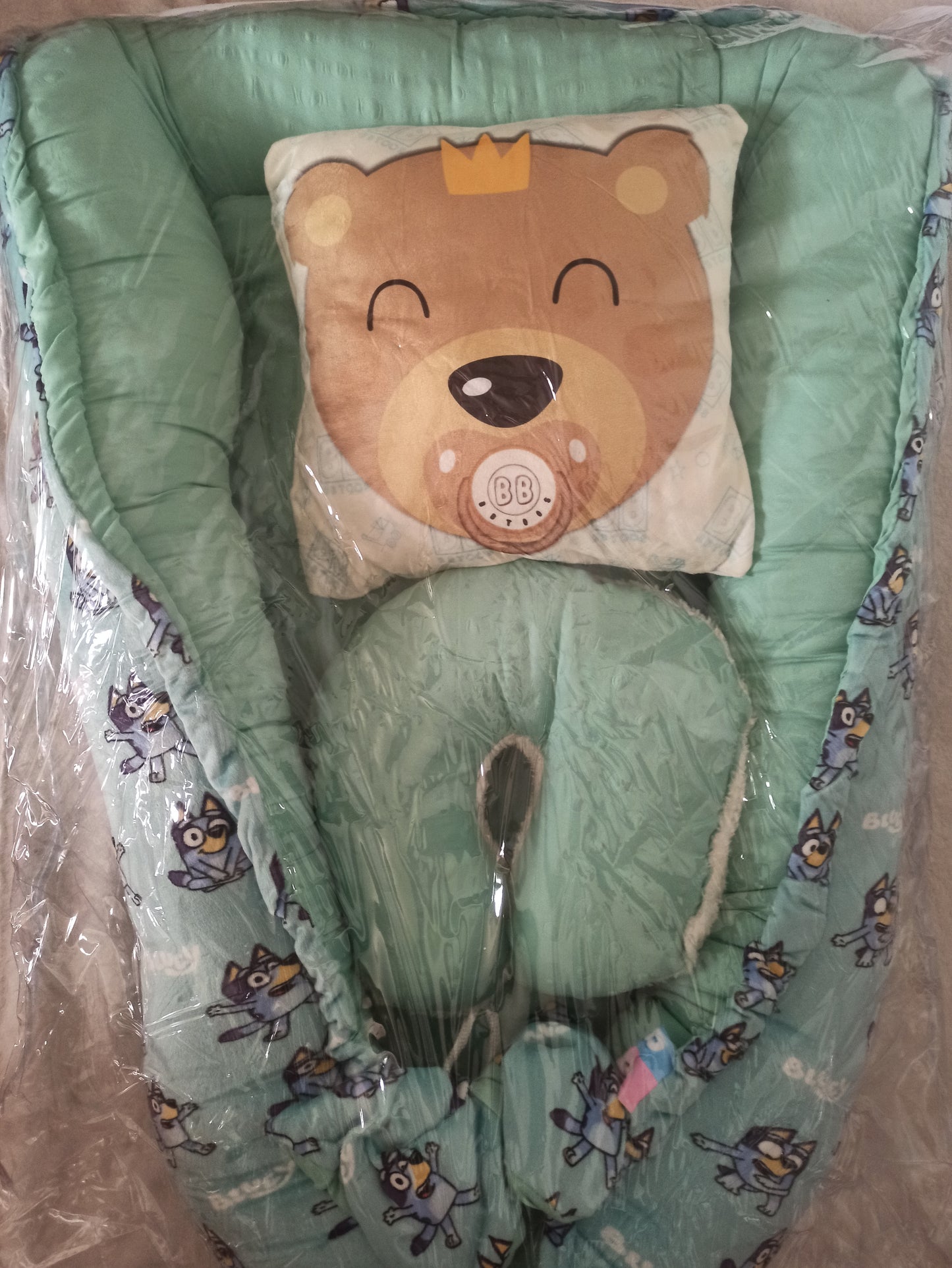 Nido con 2 almohadas
