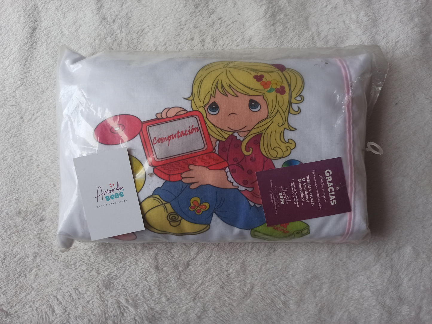 Almohada con funda antialegica