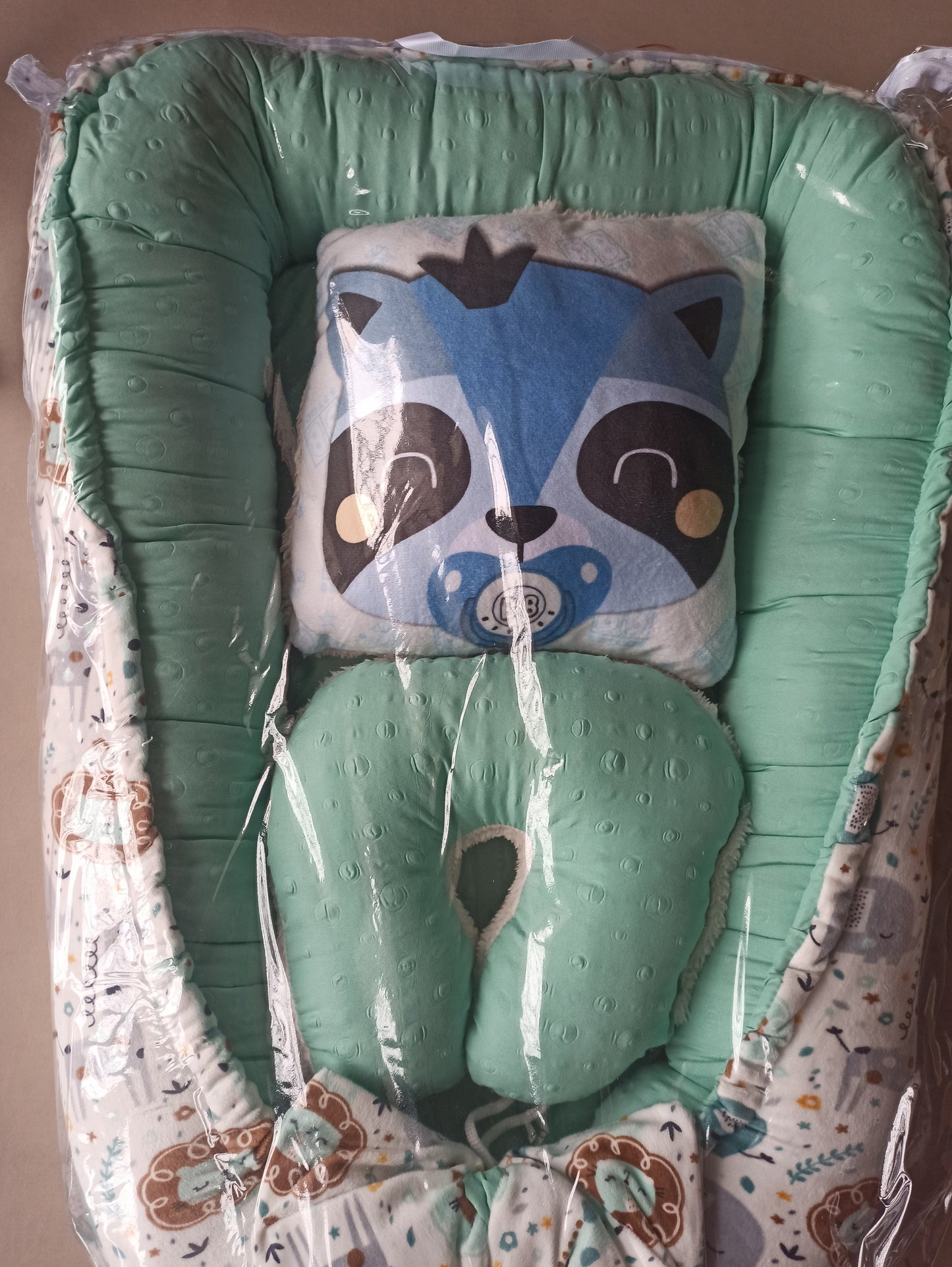 Nido con 2 almohadas