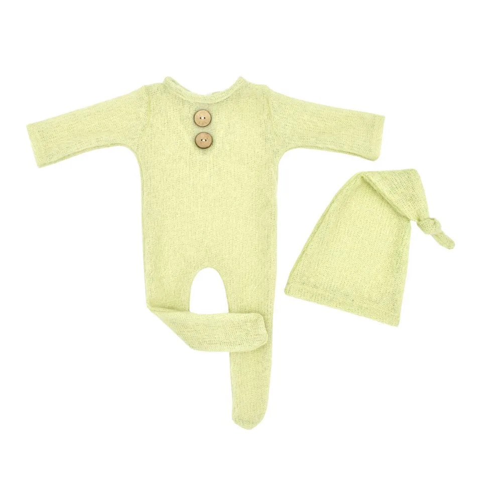 Baby rompers, photography accessories.