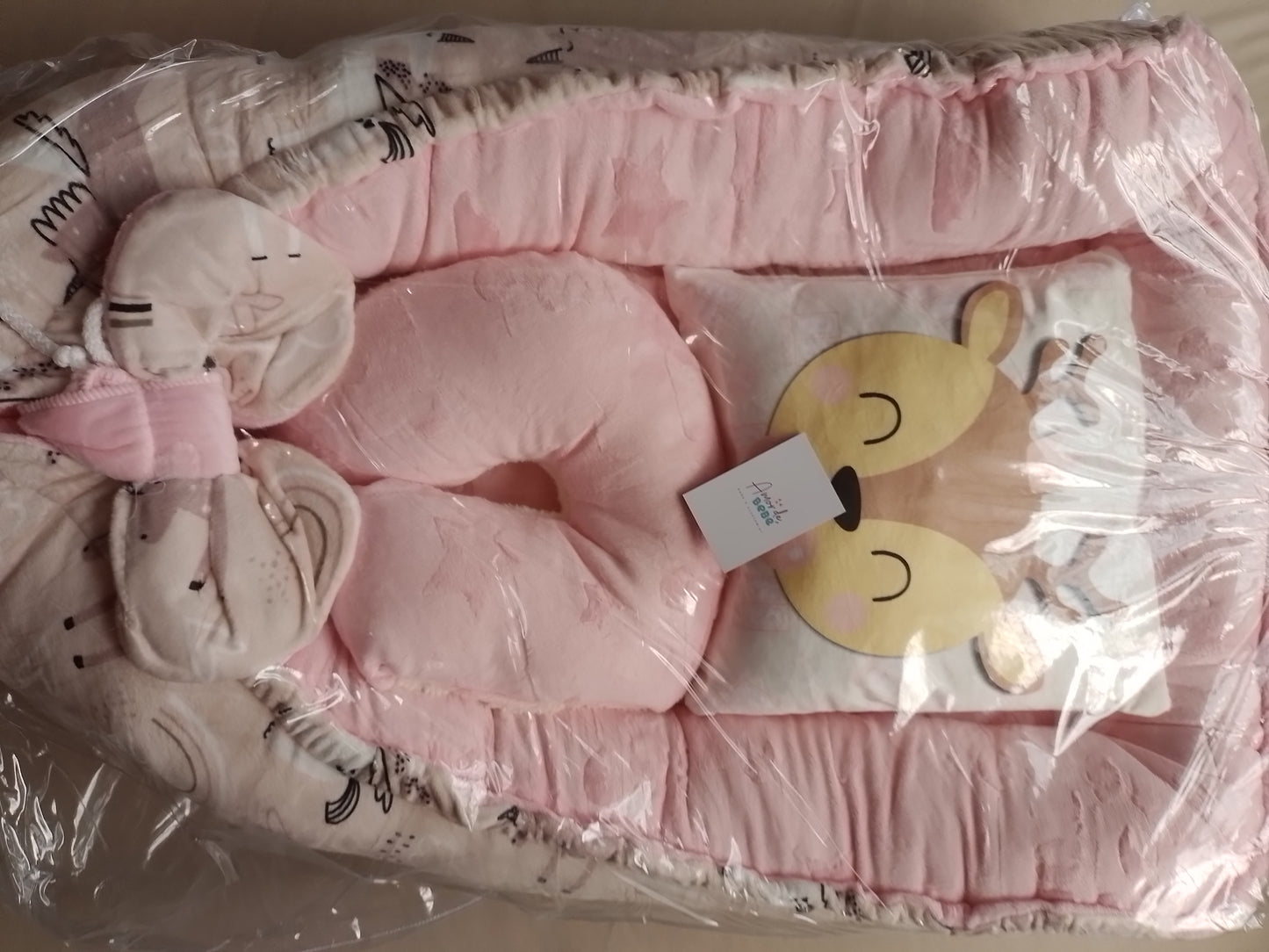 Nido con 2 almohadas