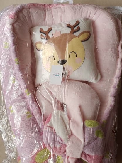 Nido con 2 almohadas