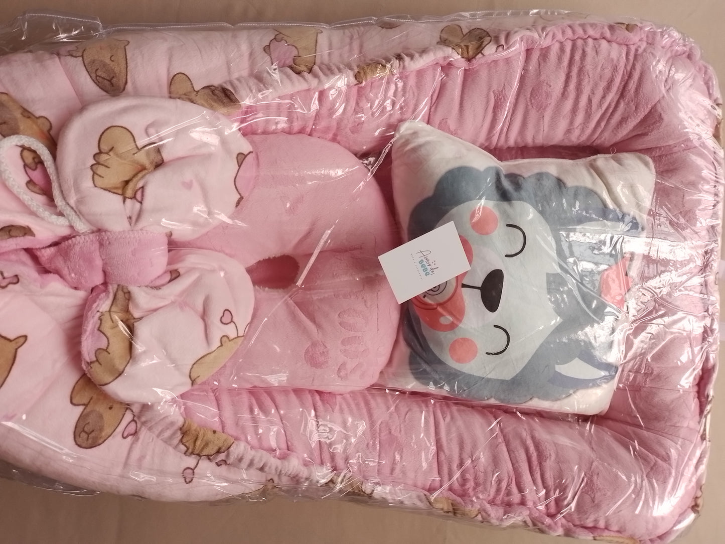 Nido con 2 almohadas