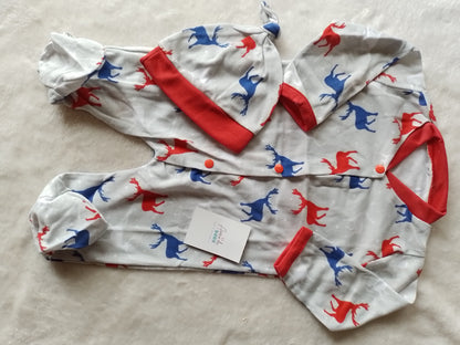 Pijama bebé navidad. Enteriza y gorro