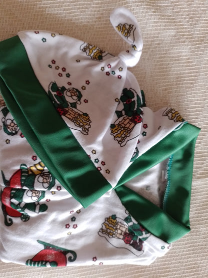 Pijama bebé navidad. Enteriza y gorro